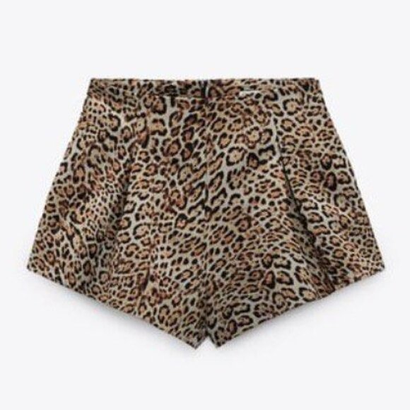 NWOT Zara Leopard Voluminous Shorts